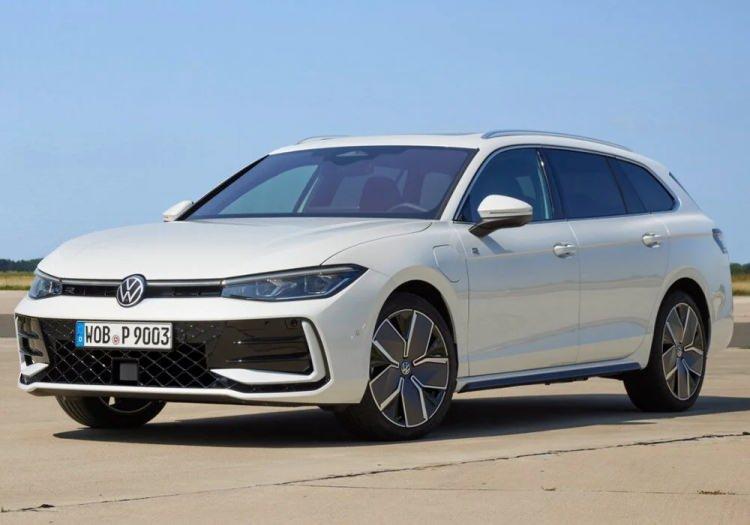 <p>Artık sedan gövde tipinde üretilmeyecek olan Passat, station wagon olarak geliyor.</p>