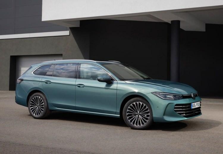 <p>Volkswagen Passat Variant 2024 yılının ilk çeyreğinde piyasaya sürülecek.</p>