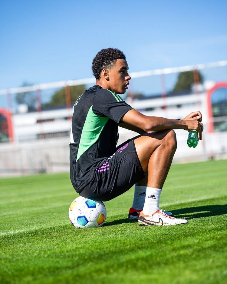 <p>* Jamal Musiala / Bayern Münih</p>