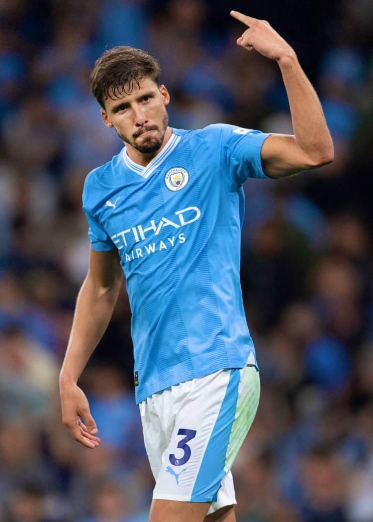 <p>* Ruben Dias / Manchester City</p>
