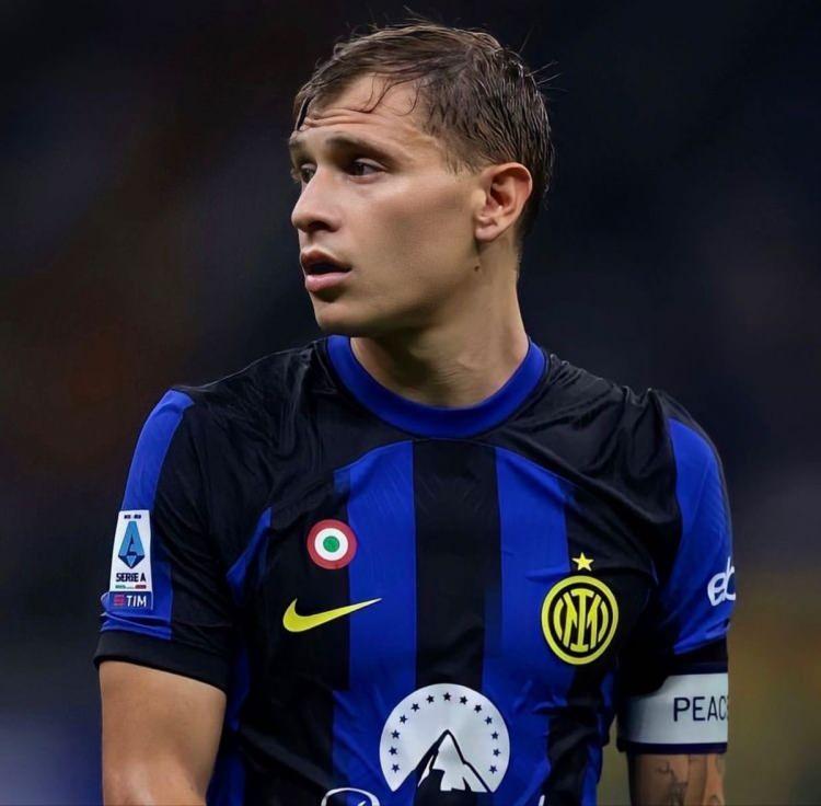 <p>* Nicolo Barella / Inter</p>