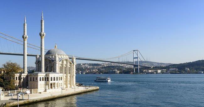 <p>Rapora göre, İstanbul Boğazı'nın tamamımın, özellikle de kıyılarda yer alan konak, saray, dini ve tarihi yapıların deniz seviyesindeki değişimden etkilenmesi bekleniyor.</p>

