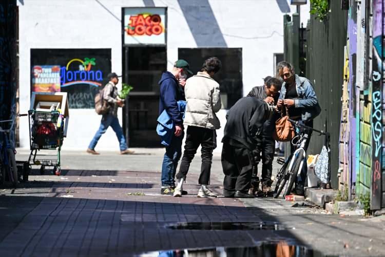 <p>Eyalete bağlı San Francisco'da ise 2016'dan bu yana evsizlere ayrılan bütçe 224 milyon dolardan 672 milyon dolara yükseldi.</p>
<p> </p>