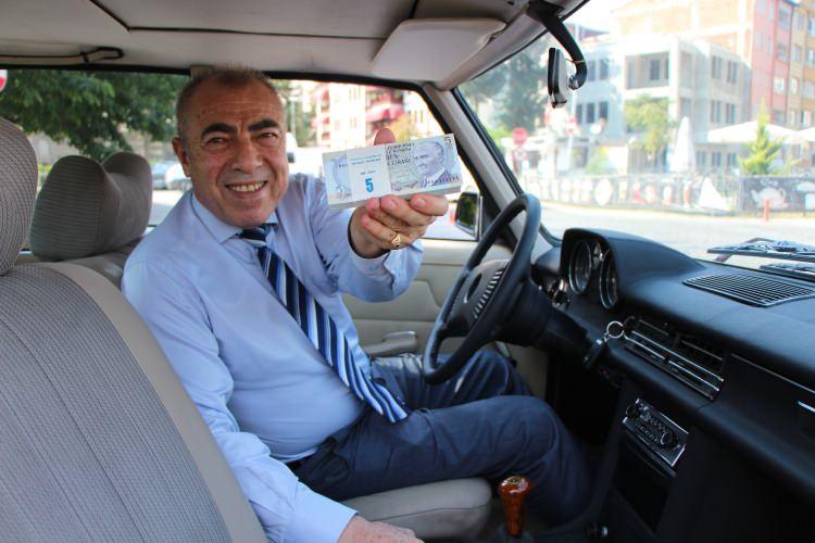 <p><strong>Yani arabamı satacağım, üstüne de para vereceğim</strong>” diye konuştu.</p>