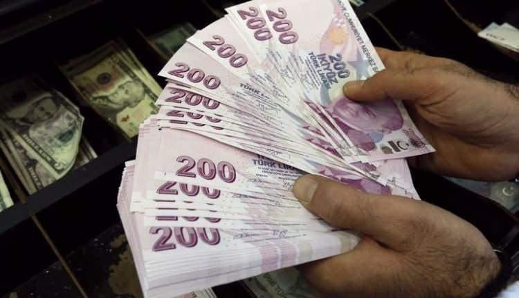 <p>Emekli maaşları ve ikramiye için Çalışma ve Sosyal Güvenlik Bakanlığı ile Hazine ve Maliye Bakanlığı uzmanlarının düzenleme için hazırlık yapıyor.</p>
