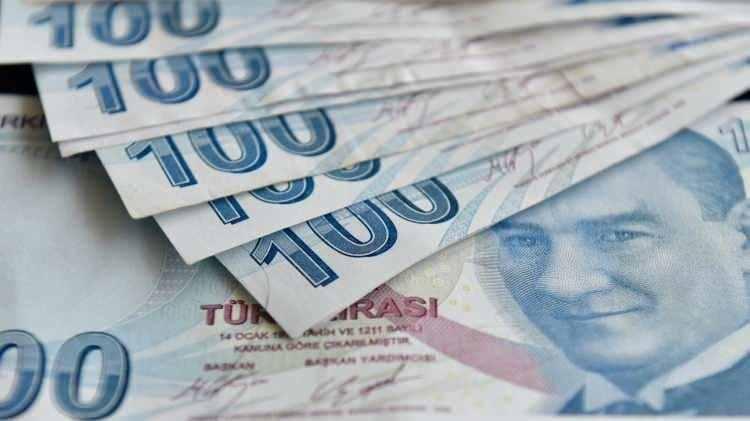 <p>Bakan Mehmet Şimşek ve Bakan Vedat Işıkhan çalışmaları tamamlaması sonrası Başkan Recep Tayyip Erdoğan'a sunum yapacak. Son kararı Başkan Erdoğan söyleyecek.</p>