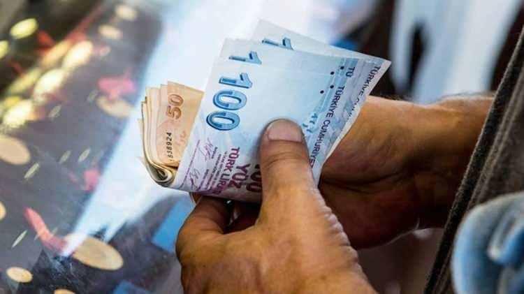 <p>Bir önceki dönem verilen toplu sözleşme zammının üzerindeki 6 aylık enflasyon oranı memur enflasyon farkı olurken, burada yeni dönemin toplu sözleşme zammı ilave edilerek nihai memur zam oranı hesaplanıyor.</p>