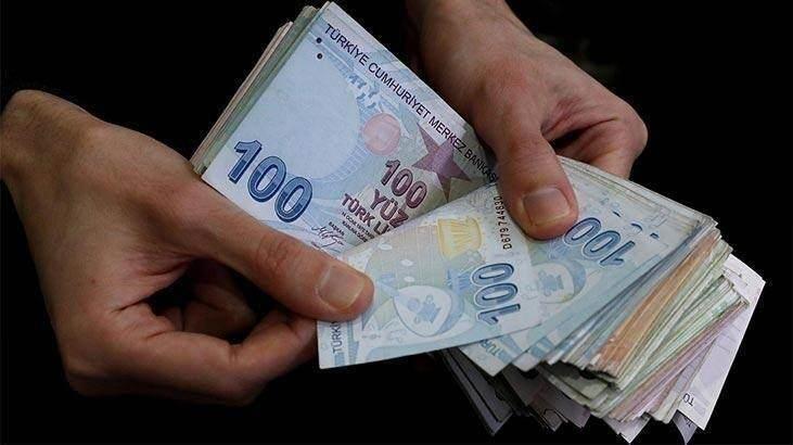 <p>Yani herşey beklentilere göre ilerlerse yüzde 25,59'lik bir memur enflasyon farkı oluşacak. Bu rakama yüzde 15'lik toplu sözleşme zammı ile yeniden hesaplandığında yüzde 44,42'lik bir zam oranı söz konusu olacak.</p>
