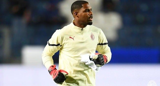 <p>* Mike Maignan<br />
<br />
- Milan </p>