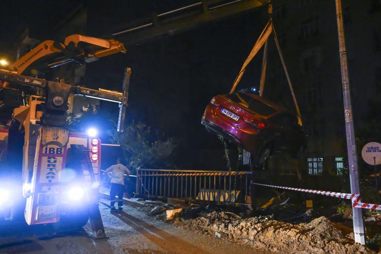 <p>İtfaiye ekipleri suyu boşaltmak i&ccedil;in &ccedil;alışma yaptı.</p>

