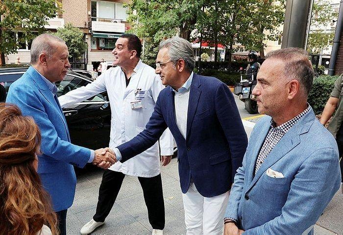 <p><strong>Çifte "Geçmiş olsun" dileklerini ileten Erdoğan, doktorlardan durum hakkında bilgi aldı.</strong></p>
<p> </p>