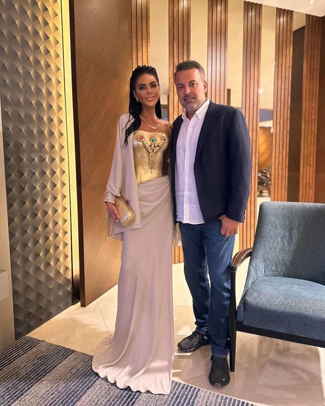 <p><span style="color:#FF8C00"><strong>Yalçın'ın tercih ettiği </strong></span><span style="color:#B22222"><strong><em>altın kaplama üzerine elmas ve Yakut taşlar</em></strong></span><span style="color:#A52A2A"><strong><em> </em></strong></span><span style="color:#FF8C00"><strong>işlenen kıyafetinin fiyatını duyanlar ise kulaklarına inanamadı.</strong></span></p>
