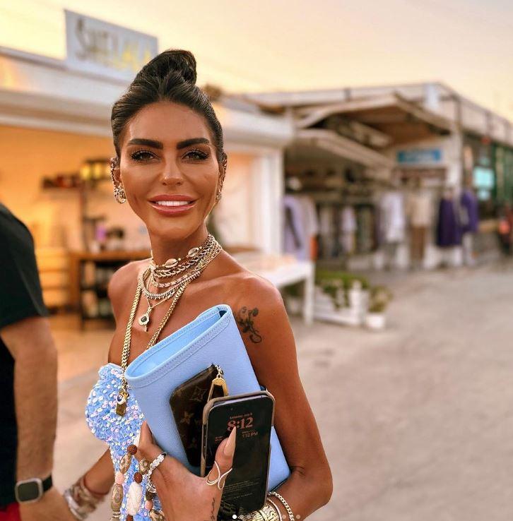 <p><span style="color:#FF8C00"><strong>Yaptığı harcamalarla daha önce de sık sık gündeme gelen Yalçın'ın son harcaması herkesi şoke etti.</strong></span></p>
