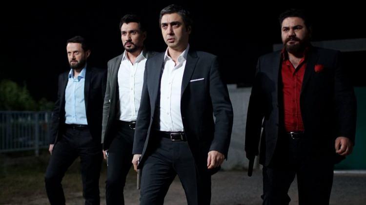 <p><span style="color:#000000"><strong>Sürükleyici olay örgüsü ve yıldız oyuncu kadrosuyla hafızalarda yer edinen yapımda ana karakter Polat Alemdar, tüm düşmanlarının üstesinden bir şekilde gelmeyi başarmıştı. Ancak Polat Alemdar'ın öyle bir düşmanı vardı ki sonunu getiremediği tek isim olmuştu.</strong></span></p>