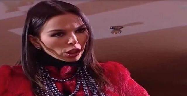 <p><span style="color:#000000"><strong>Ayrıca izleyenler Amon karakterinin yanı sıra Tombalacı Mehmet'in eşi Esther Hirch'i Polat Alemdar'ın sonunu getiremediği tek düşman olarak biliyor.</strong></span></p>