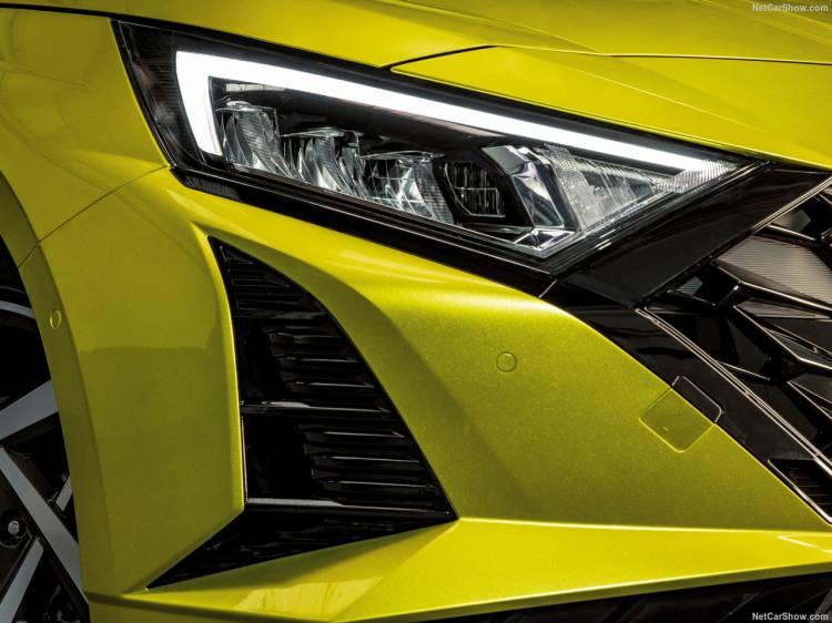 <p>Makyajlı Hyundai i20, mevcut modelin sevilen özelliklerini korurken, bazı yeniliklerle de karşımıza çıkıyor. </p>