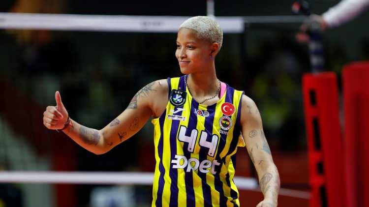 <p><span style="color:#DAA520"><em><strong>Melissa Vargas'ın Fenerbahçe başarıları:</strong></em></span></p>
<p><span style="color:#0000CD"><strong>2018-2019 Türkiye Kupası (Kupa Voley) İkinciliği</strong></span></p>
<p><span style="color:#0000CD"><strong>2018-2019 CEV Şampiyonlar Ligi Üçüncülüğü</strong></span></p>
<p><span style="color:#0000CD"><strong>2020-2021 Misli.com Sultanlar Ligi ikinciliği-2020-2021 Sezonu “En İyi Pasör Çaprazı” Ödülü</strong></span></p>
<p><span style="color:#0000CD"><strong>2021-2022 Misli.com Sultanlar Ligi - Misli.com Özel Ödülü</strong></span></p>
<p><span style="color:#0000CD"><strong>2022/2023 Spor Toto Şampiyonlar Kupası şampiyonluğu</strong></span></p>
<p><span style="color:#0000CD"><strong>2022/2023 Misli.com Sultanlar Ligi şampiyonluğu,</strong></span></p>
<p><span style="color:#0000CD"><strong>2022/2023 AXA Sigorta Kupa Voley ikinciliği</strong></span></p>