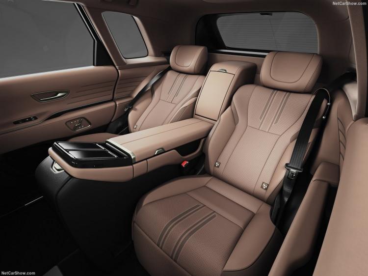 <p>Century SUV, boyutlarıyla da oldukça dikkat çekici.</p>