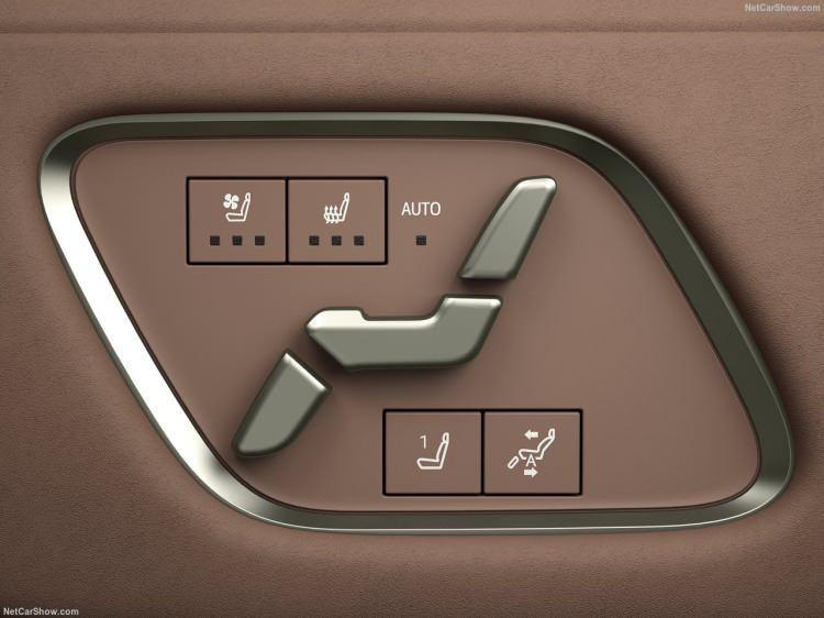 <p>Lexus TX 550h+ ile aynı güce sahip. Ancak bazı otomobil meraklıları, sedan versiyonda bulunan 5.0 litrelik V8 motoru bekliyor olabilir.</p>