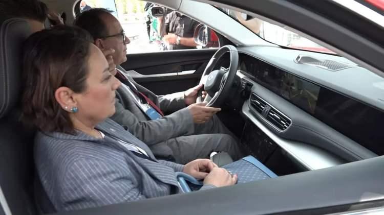 <p>Togg’a binen ve memnuniyetini dile getiren CHP Adana Milletvekili Şevkin, şu anda 156 bin sayısını bulan makam araçlarının da yerli ve milli olmasını temenni ettiklerini söyledi.</p>
<p> </p>