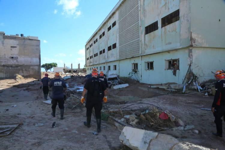 <p>Yeni gönderilecek ekiple 159 sağlık çalışanının Libya halkının yanında olacağını aktaran Koca, şu ifadeleri kullandı:</p>
<p> </p>