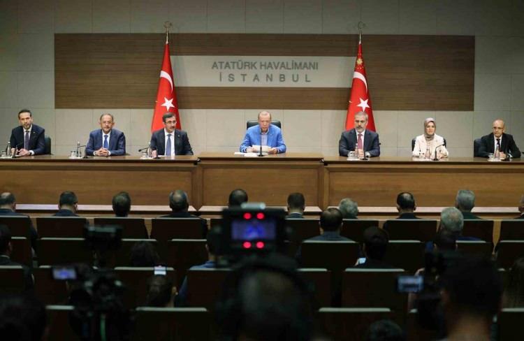 <p>Cumhurbaşkanı Recep Tayyip Erdoğan, New York'ta düzenlenecek Birleşmiş Milletler (BM) 78'inci Genel Kurulu görüşmelerine katılmak üzere bugün ABD'ye gitti. </p>