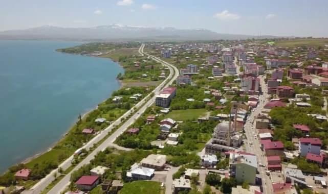 <p>Ahlat, Bitlis </p>
<p>Nüfus: 42.131 kişi</p>