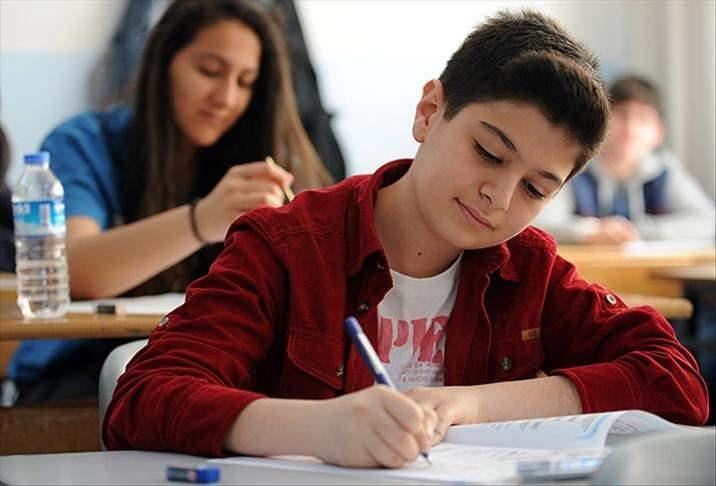 <p>Genel Müdür Kemal Bülbül, yönetmelik ile ilgili yönergenin gelecek hafta yayımlanacağını, öğretmenlere uygulama kolaylığının sağlanması için ölçme aracı ve eğitim desteği verileceğini sözlerine ekledi.</p>