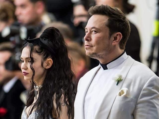 <p>Elon Musk ve Grimes kızlarının adını Andromeda Synthesis Story Musk olarak değiştirmeyi düşünmelerine rağmen bu fikirden vazgeçerek ona Y adını verdiler.</p>
