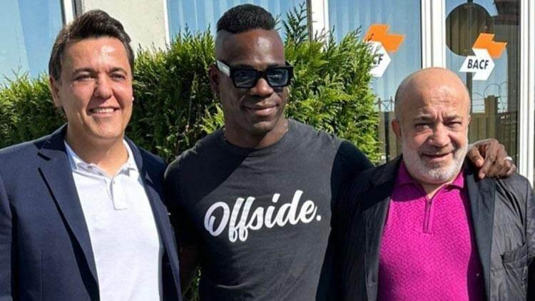 <p>MARIO BALOTELLI<br />
<br />
Eski Takımı: Sion<br />
<br />
Yeni Takımı: Adana Demirspor<br />
<br />
Mevki: Forvet (33)<br />
<br />
Bonservis: Bedelsiz</p>
