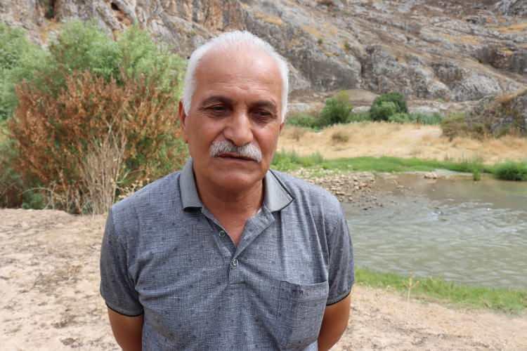 <p>Köy Muhtarı Abdullah Güllü ise tünele ilk kez girdiğini söyledi.</p>