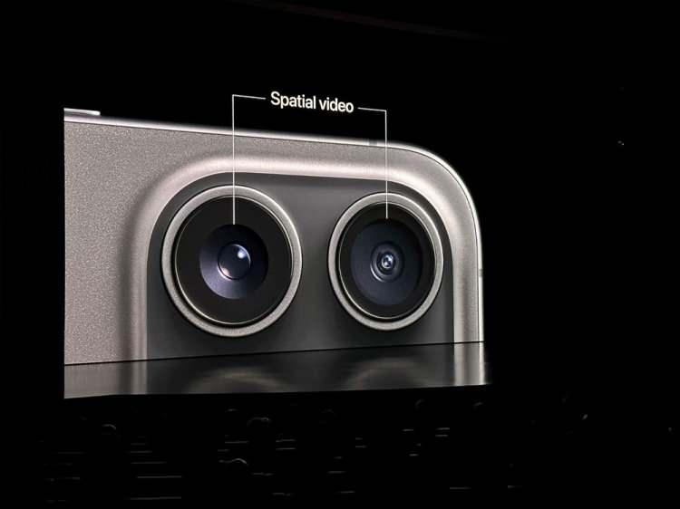<p>3D VİDEO KAYDEDİLECEK<br />
<br />
iPhone 15 Pro, iPhone 15 ile benzer bir kamera kalitesine sahip olacak. Pro'ların ana kamerası 48MP olacak.</p>