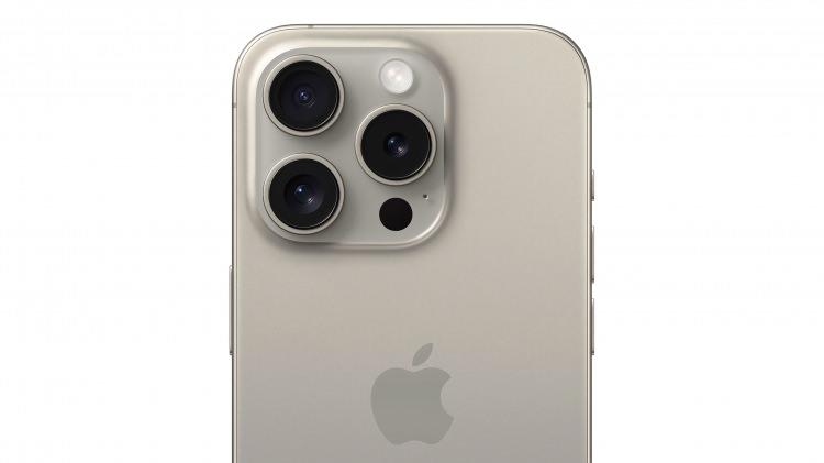 <p>iPhone 15 Plus özellikleri</p>

<p>Ekran: 6.7 inç, 1284x2778, 60Hz, OLED</p>

<p>İşlemci: Apple A16 Bionic (4nm)</p>

<p>Bellek: 6 GB RAM</p>

<p>Depolama: 128GB, 256GB, 512GB</p>

<p> </p>
