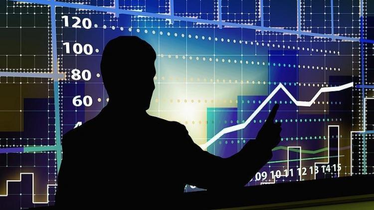 <p>Tüketim, yatırım ve hükümet harcamalarındaki güçlü artışın ekonominin çeyreklik bazda yüzde 3,5 büyümesine yardımcı olduğu belirtilen raporda, bunun Fitch'in yüzde 0,6 olan önceki tahmininin çok üzerinde olduğu belirtildi.</p>

<p> </p>
