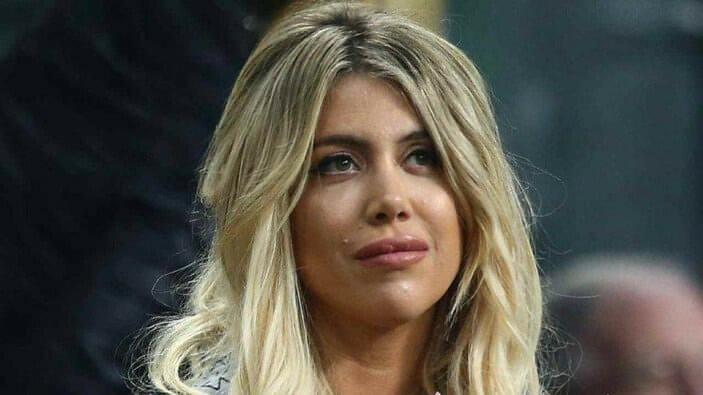 <p><span style="color:#800000"><strong>"Neyse ki sayıları az ama ortada spekülasyonlar var. Birilerinin benim bile bilmediğim bir şeyi sorgulaması ya da yargılaması ne kadar alçakça. Bu onların açığa çıkardığı ve benim tarafımdan değil ama kamuyouna açıklanan kişisel bir durum. Birçok insan beni iyi görmek ve ne olduğunu ve nasıl olduğumu bilmek istiyor. Bir gün bunu anlatacağım"</strong></span></p>