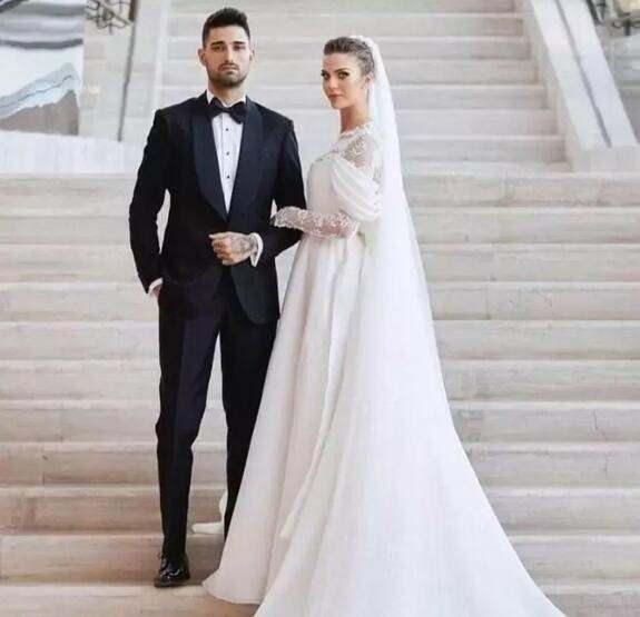 <p><strong>Şefkatli'nin yeni imajına beğeni yağdı. İşte ikiz bebek bekleyen Şefkatli'nin yeni imajı...</strong></p>