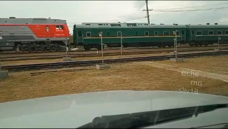 <p>Güney Kore'nin Chosun gazetesinin 2009 tarihli bir haberine göre, bu tren yola çıktığında bazı güvenlik tedbirleri alınıyor.</p>