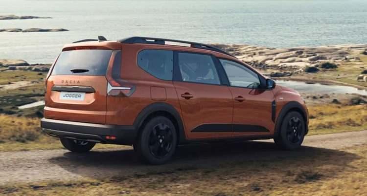 <p>DACİA</p>

<p>&nbsp;</p>

<p>YENİ JOGGER&nbsp;Essential Turbo 110 bg 7 koltuklu</p>

<p><br />
Eyl&uuml;l&nbsp;Fiyatı:&nbsp;1.034.000 TL</p>
