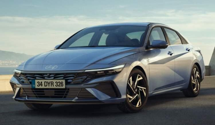 <p>HYUNDAİ&nbsp;</p>

<p>Elantra&nbsp;1.6MPI 123 PS 6 İleri Manuel Style (Benzinli)&nbsp;<br />
<br />
<br />
Ağustos fiyatı:&nbsp;1.195.000 TL<br />
<br />
1.6 MPi Prime CVT<br />
Yeni Elentra Eyl&uuml;l Fiyatı:&nbsp;1.395.000 TL<br />
<br />
1.6 MPi Elite CVT&nbsp;-&nbsp;1.580.000 TL</p>
