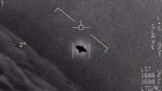 <p>ABD uzay ajansı geçen yıl, daha yaygın olarak tanımlanamayan uçan cisimler (UFO'lar) olarak bilinen tanımlanamayan anormal fenomenlere (UAP'ler) ilişkin kanıtları incelediğini duyurdu.</p>
