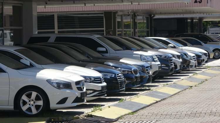 <p>Türkiye'nin otomobili Togg'a ilişkin manipülatif ve aldatıcı girişimler hakkında hukuki müeyyidelerin uygulanacağı ve caydırıcı tedbirlerin alınacağı bildirilerek, Togg ile ilgili satış ilanları mercek altına alındı.</p>