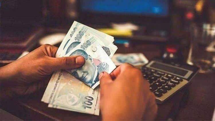 <p>Öncelikle AK Parti seçim beyannamesinde yer alan Aile ve Gençlik Bankası'nın kurulması ile birlikte ve kadınlarına sosyal güvence ve emeklilik haklarının verilmesi gündeme taşınacak.</p>