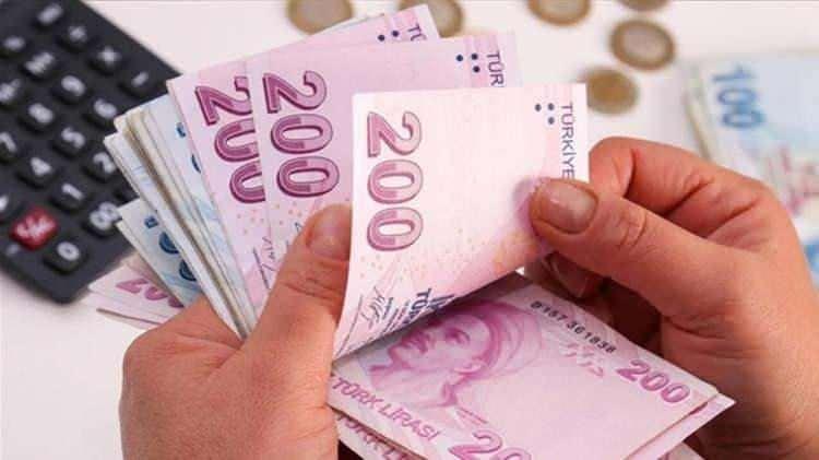 <p>Çalışma ve Sosyal Güvenlik Bakanlığı, küçük esnaf ve çiftçiler dahil 1 milyon Bağ-Kur'lunun prim gün şartını 9000'den 7200'e çekecek çalışmayı tamamlayacak.</p>
