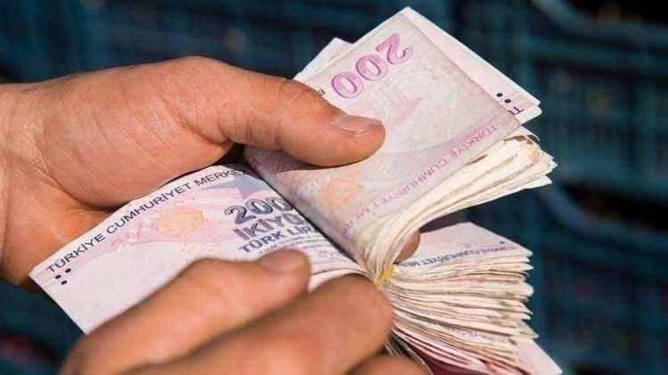 <p>Bu kapsamda iş yerinde çalışan işçi sayısı ile basit usulde vergilendirme ve vergiden muaf esnaf olma gibi çeşitli alternatifler üzerinde değerlendirmeler sürüyor.</p>