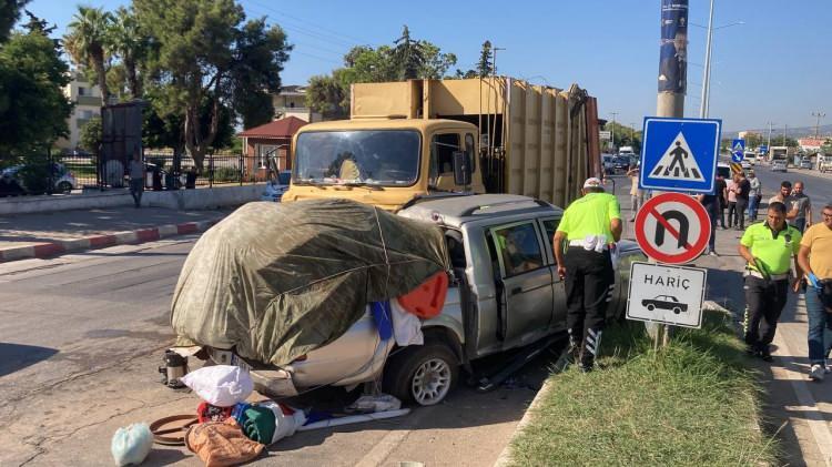 <p> Yaralılar sağlık ekipleri tarafından ambulansla ilçe devlet hastanesine kaldırıldı. Polis ekipleri kaza yerinde incelemesini sürdürüyor.</p>
