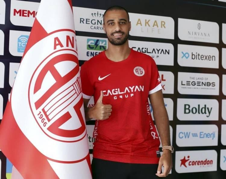 <p>RAMZI SAFURI<br />
<br />
Eski Takımı: Hapoel Beer Sheva<br />
<br />
Yeni Takımı: Antalyaspor<br />
<br />
Mevki Orta Saha (27)<br />
<br />
Bonservis: -</p>
