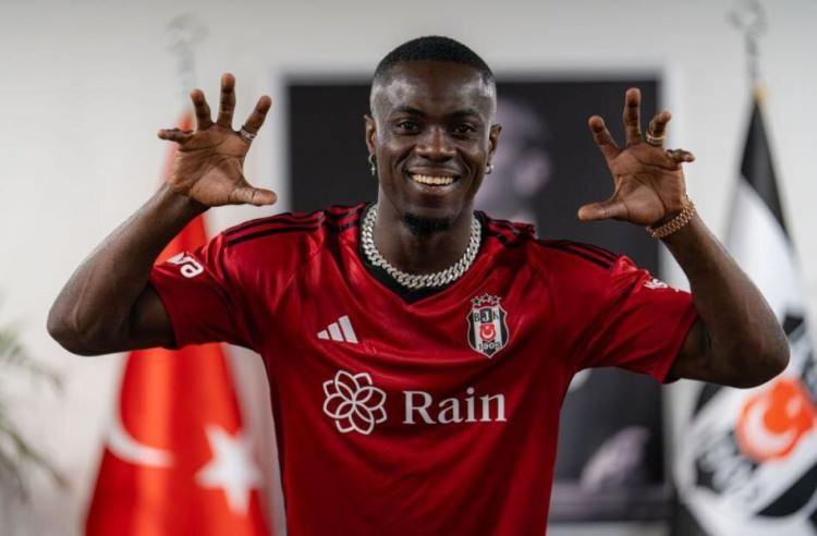 <p>ERIC BAILLY<br />
<br />
Eski Takımı: Manchester United<br />
<br />
Yeni Takımı: Beşiktaş<br />
<br />
Mevki: Stoper (29)<br />
<br />
Bonservis: Bedelsiz</p>
