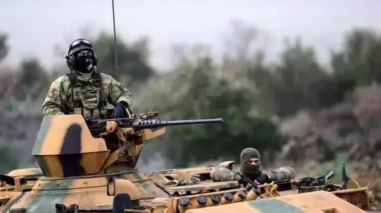 <p>Dünyaca ünlü askeri istatistik sitesi Global Fire Power dünyanın en güçlü silahlı kuvvetleri listesini yayımladı. Türk ordusu kaçıncı sırada?</p>
<p>İşte dünyanın en güçlü orduları listesi...</p>