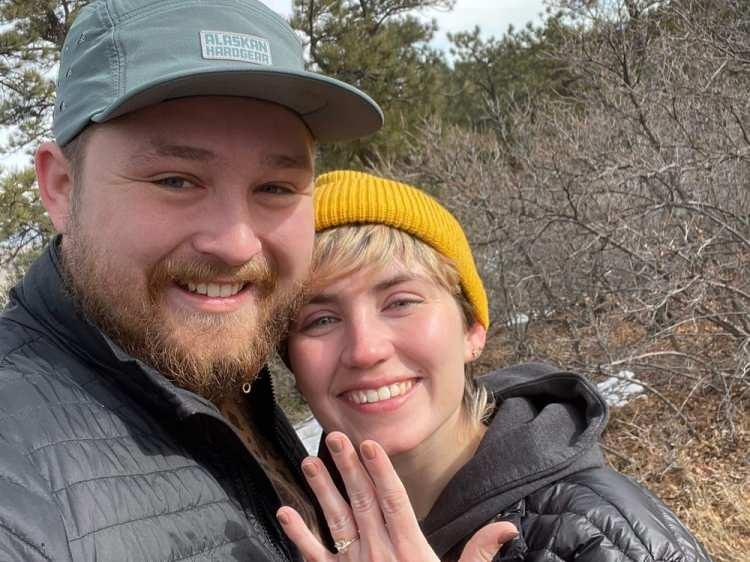 <p>Denver'da yaşayan 28 yaşındaki müşteri deneyimi koordinatörü Molly Price, Ekim ayı sonunda nişanlısı Erik Sorensen ile evlenme kararı aldı. Bu kararı ise daha heyecanlı bir duruma çeviren başka bir neden bulunuyor...</p>
