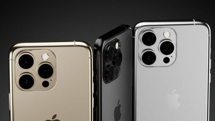<p>Binlerce Apple hayranı bugün iPhone 15'in resmi olarak satışa sunulmasıyla birlikte dünyanın dört bir yanındaki mağazalara akın etti.</p>
